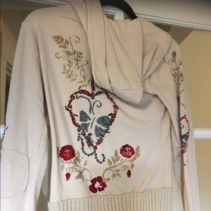 Cream Twisted Heart sweatshirt. Size P.